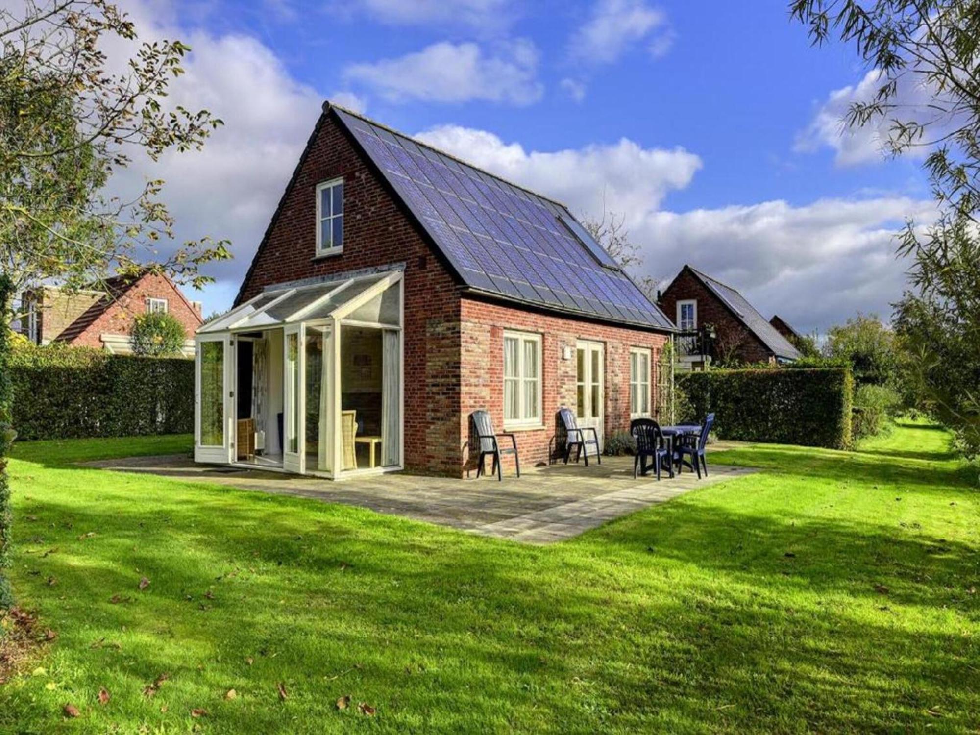 Great Farmhouse In De Cocksdorp With Garden Екстериор снимка