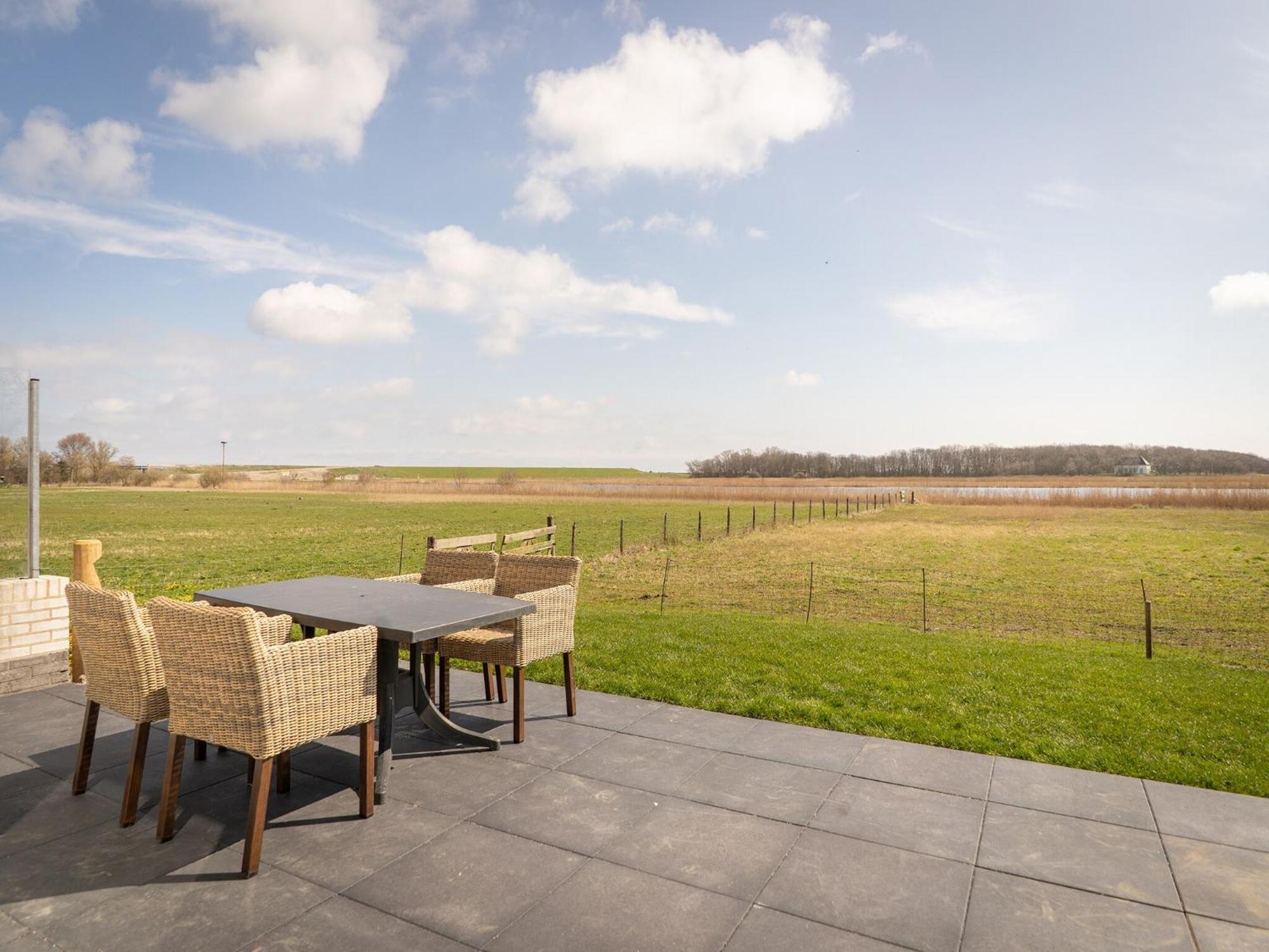 Great Farmhouse In De Cocksdorp With Garden Екстериор снимка